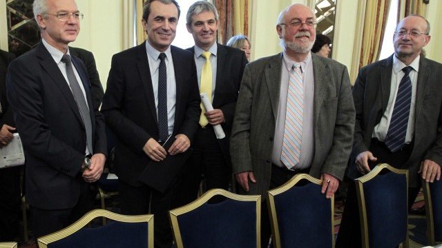 <p>
	<span style="font-size: 12px;">Пламен Орешарски обсъди с представители на синдикатите и работодателите заплащането на труда у нас.&nbsp;</span><em>Снимка: БТА</em></p>
