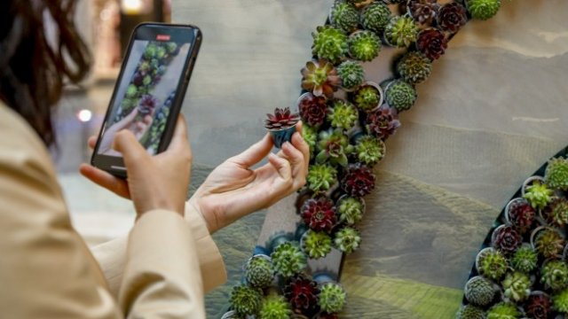 Устойчивият ангажимент на Nespresso оживява в арт инсталацията #DoingIsEverything