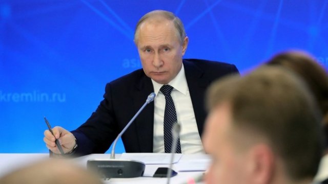 <p>
	Руският президент Владимир Путин председателства среща с надзорния съвет на Агенцията за стратегически инициативи в Москва, Русия 15 януари 2019 г. <em>Снимка: Ройтерс</em></p>
