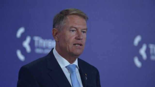 <p>
	Президентът на Румъния Клаус Йоханис. <em>Снимка: EPA/MARCIN OBARA</em></p>
