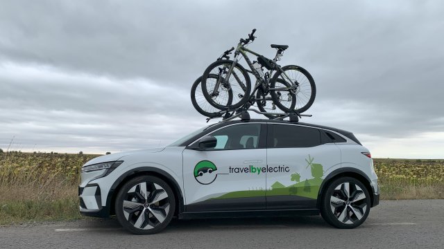 Снимка: Travel by electric