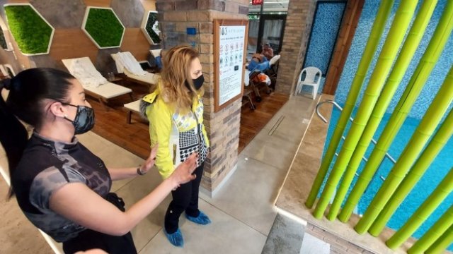 <p>
	<em>Инспекция на спа център в Сапарева баня. Снимка: Министерството на туризма</em></p>
