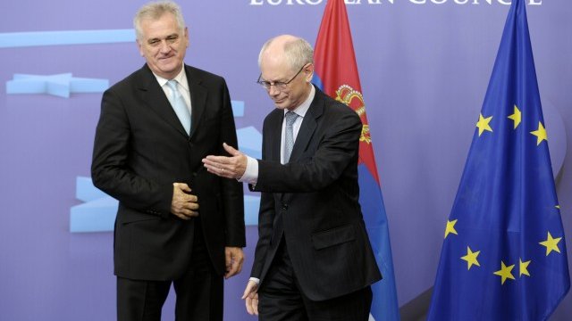 <p>
	Ще покани ли Херман ван Ромпой сръбския президент Томислав Николич към масата за преговори? <em>Снимка: Архив Ройтерс</em></p>
