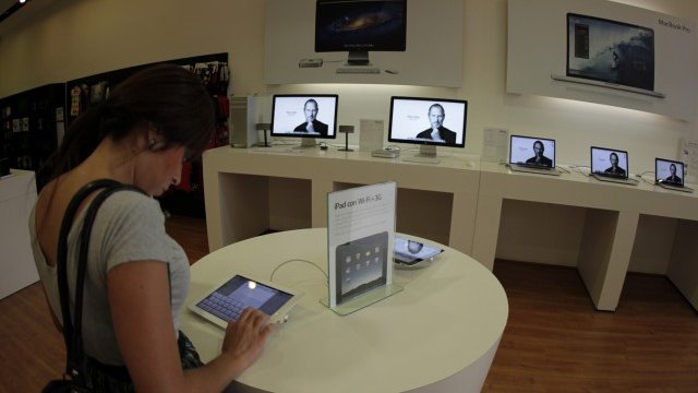 <p>
	iPad може да бъде актуализиран два пъти през следващата година.<em> Снимка: Ройтерс&nbsp;</em></p>
