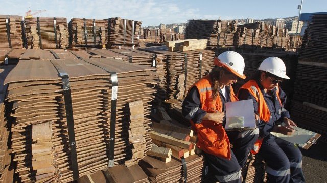 <p>
	Свитото предлагане на мед и алуминий не е достатъчно, за да балансира пазара. <em>Снимка: Архив, Ройтерс</em></p>
