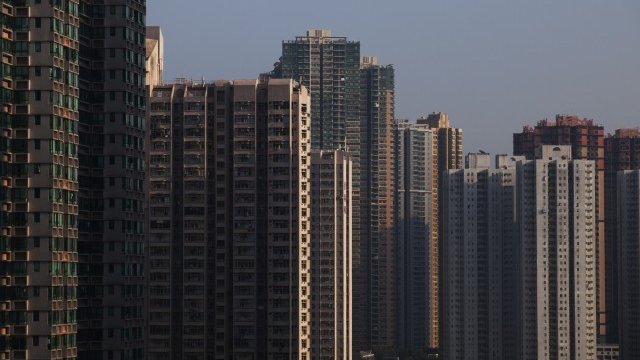 <p>
	Изглед от Хонкоонг - града с най-скъпи луксозни имоти. <em>Снимка: Ройтерс</em></p>
