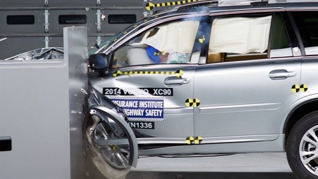 <p>
	Снимка: IIHS</p>
