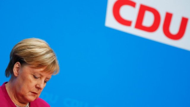 Помръкващата звезда на Меркел изправя Европа пред огромно предизвикателство