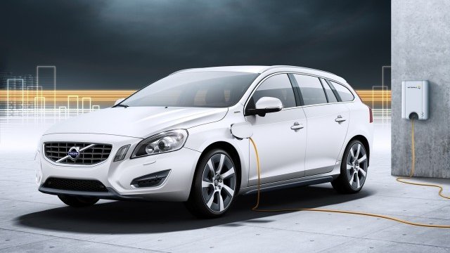 <p>
	<em>V60 Plug-in Hybrid. Снимка: Volvo </em></p>
