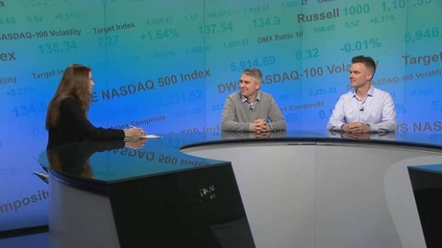 <p>
	Матю Бърд и Скот Хаузър в студиото на Bloomberg TV Bulgaria. Снимка:&nbsp;Bloomberg TV Bulgaria.</p>
