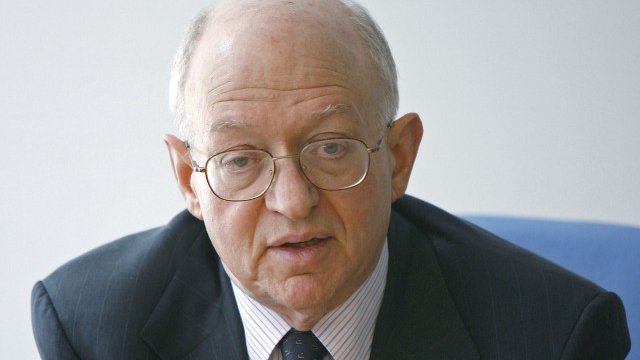 <p>
	Мартин Фелдстийн. <em>Снимка: Архив Ройтерс</em></p>
