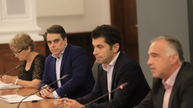 Какви са шансовете за успех на евентуалния проект на Кирил Петков и Асен Василев?