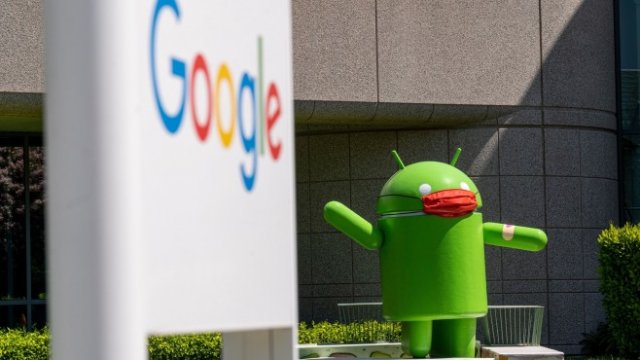 <p>
	Android захранва 81% от смартфоните в Южна Корея. <em>Снимка: Bloomberg LP</em></p>
