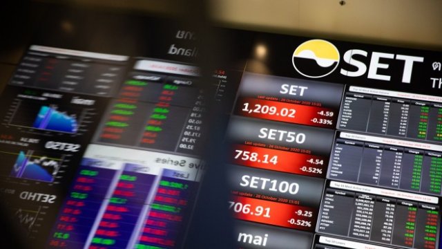 Азиатските индекси продължават да се затрудняват с намирането на единна посока