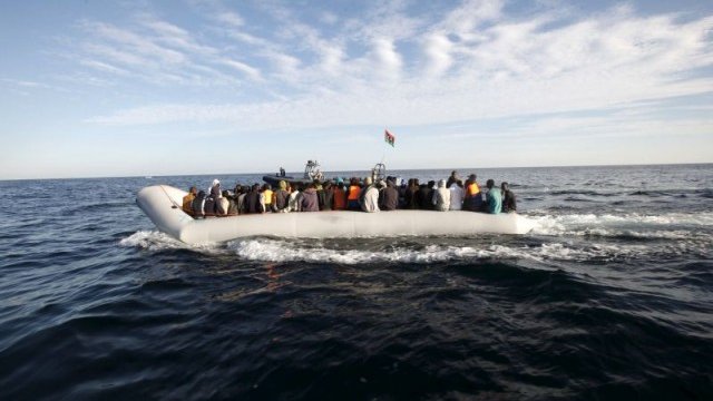 <p>
	Хиляди загубиха живота си в опит да достигнат от брега на Либия до Европа през Средиземно море. <em>Снимка: архив, Ройтерс</em></p>
