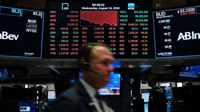 Кр. Йорданов: Разпространението на коронавируса заплашва с глобална рецесия