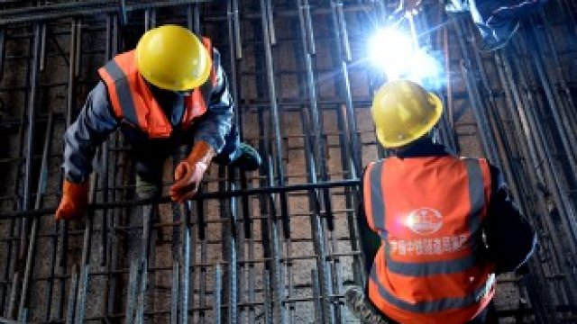 <p>
	<em>Металургично предприятие в Цанджоу, Североизточен Китай, 19 март 2018 г. Снимка: Ройтерс</em></p>
