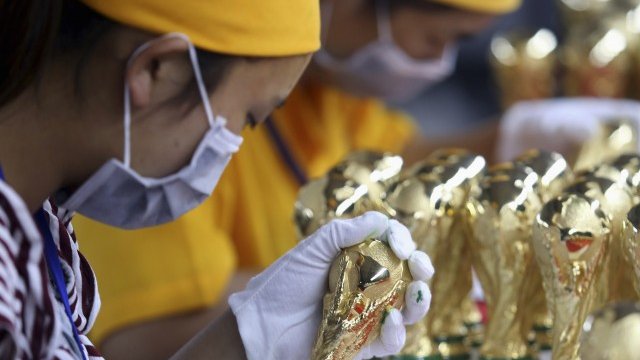 <p>
	Очаква се туристите да харчат средно по 2488 долара на човек по време на престоя си в Бразилия, включително за сувенири. <em>Снимка: Ройтерс</em></p>
