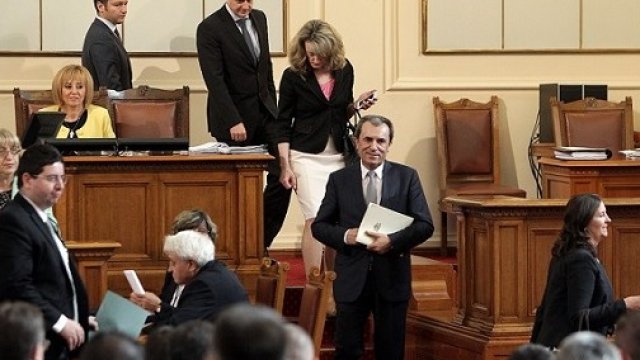 <p>
	Кабинетът оцеля за пети път след вот на недоверие. <em>Снимка: БТА</em></p>
