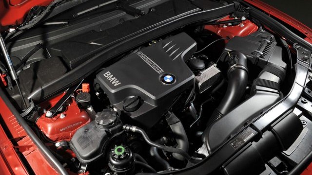<p>
	<em>Новият бензинов двигател с четири цилиндъра на BMW. Снимка: BMW</em></p>
