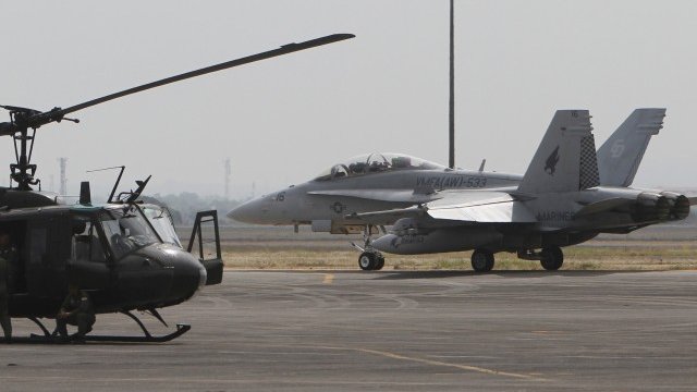 <p>
	Изтребителят F/A-18 Hornet. <em>Снимка: Архив Ройтерс</em></p>
