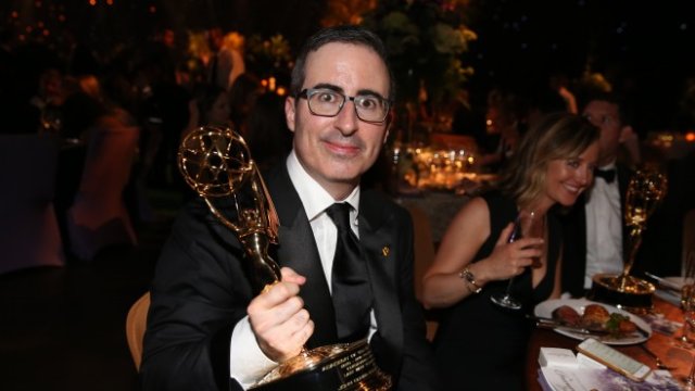 <p>
	<em>Джон Оливър.&nbsp;</em><em>Снимка: архив Ройтерс</em></p>
