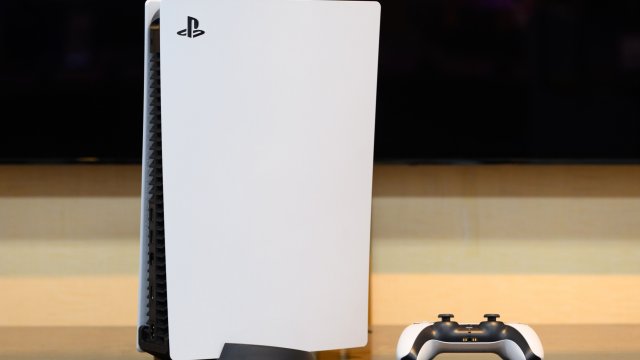 PlayStation 5  поскъпва на редица пазари, включително и в Европа. Снимка: Akio Kon/Bloomberg