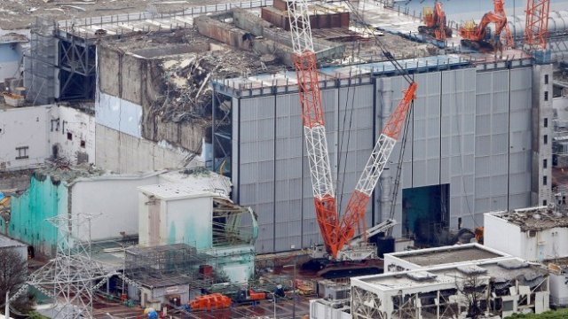 <p>
	Разрушенията в АЕЦ &quot;Фукушима&quot;. Снимка: <em>архив Ройтерс</em></p>
