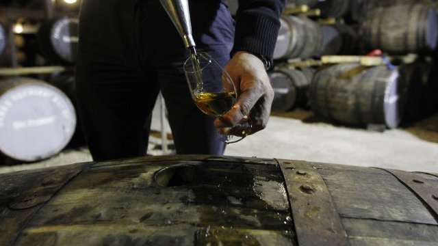 <p>
	Избата на&nbsp; Dalwhinnie Distillery, собственост на&nbsp; Diageo. <em>Снимка: Ройтерс</em></p>
