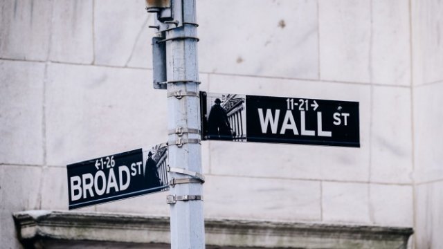 Ваньов: Пазарите тотално игнорират фундаментите