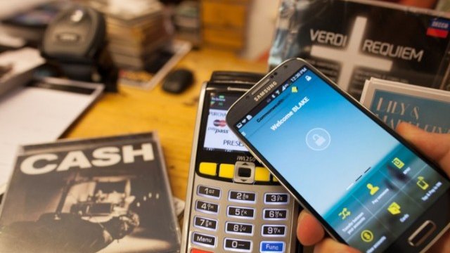 <p>
	Общите приходи от мобилни приложения, в т.ч. покупки чрез вградени такива, ще достигнат 46 млрд. долара до 2016 г. <em>Илюстрация:&nbsp;MasterCard&nbsp;</em></p>
