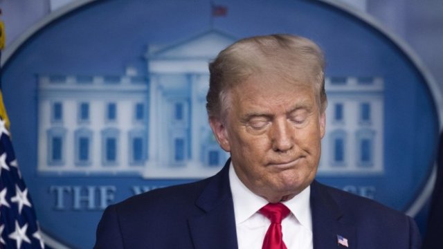 <p>
	Американският президент едва ли ще признае неуспеха на любимото му икономическо оръжие. <em>Снимка: Bloomberg</em></p>
