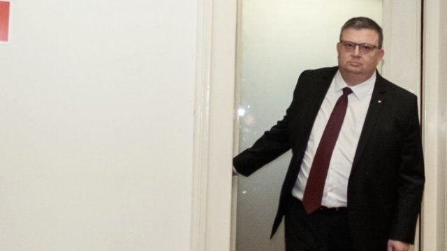 <p>
	Бившият главен прокурор Сотир Цацаров е председател на Комисията. <em>Снимка: БГНЕС</em></p>
