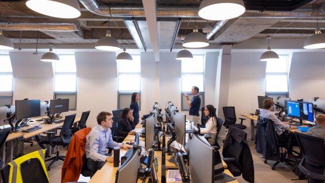 Амстердам, Париж и Лисабон са най-привлекателните пазари за гъвкави офис площи в Европа. Снимка: Jason Alden/Bloomberg