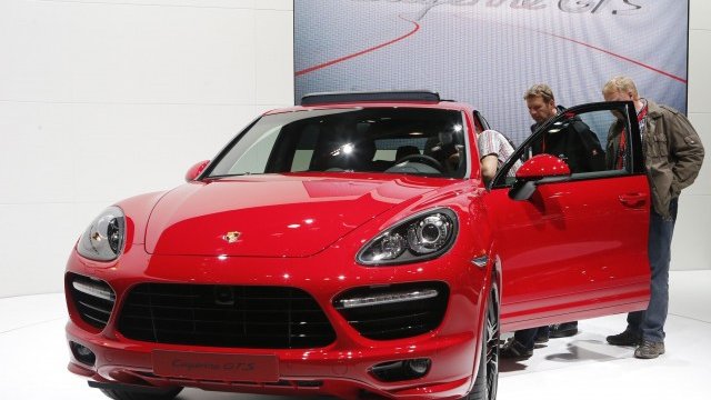 <p>
	Porsche продължава да се радва на силни продажби в Германия. <em>Снимка: Ройтерс</em></p>
