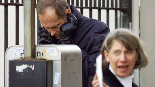 <p>
	Ню Йорк заменя обществените телефони с обществени таблети. <em>Снимка: Ройтерс</em></p>
