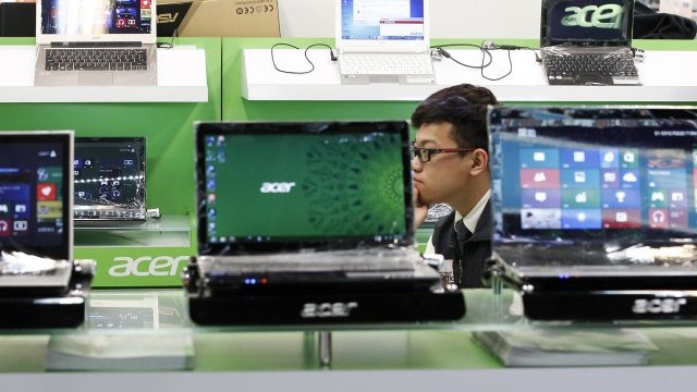 <p>
	Традиционният компютърен пазар в момента е в тежка криза. <em>Снимка: Ройтерс</em></p>
