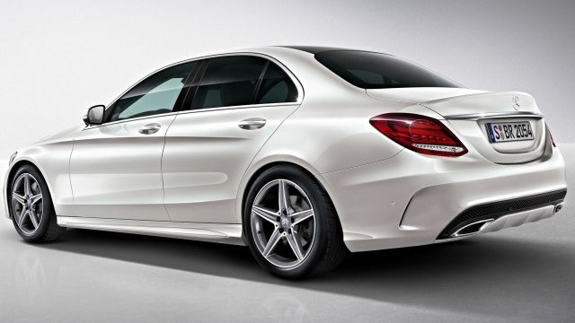 <p>
	<em>C-Class с оптичен пакет AMG Line. Снимка: Mercedes-Benz</em></p>
