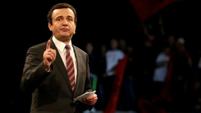 <p>
	Лидерът на партия Самоопределение&nbsp;Албин Курти. <em>Снимка: Ройтерс</em></p>
