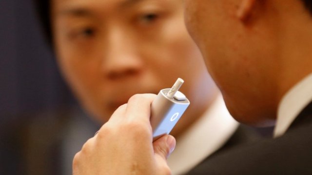 <p>
	Устройството glo на BAT. <em>Снимка: Ройтерс</em></p>
