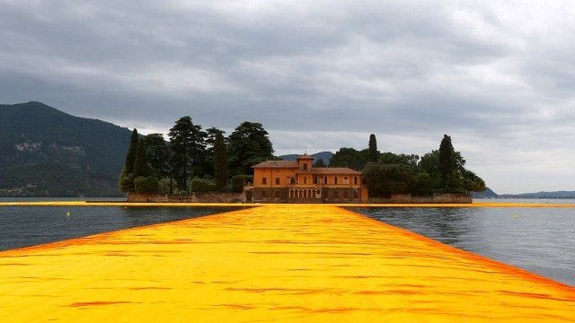 Хиляди искат да се разходят по Плаващите кейове на Кристо