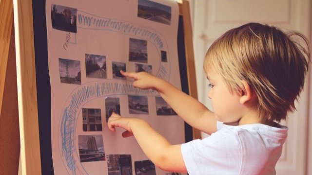 <p>
	Снимка:&nbsp;Red Paper Plane</p>
