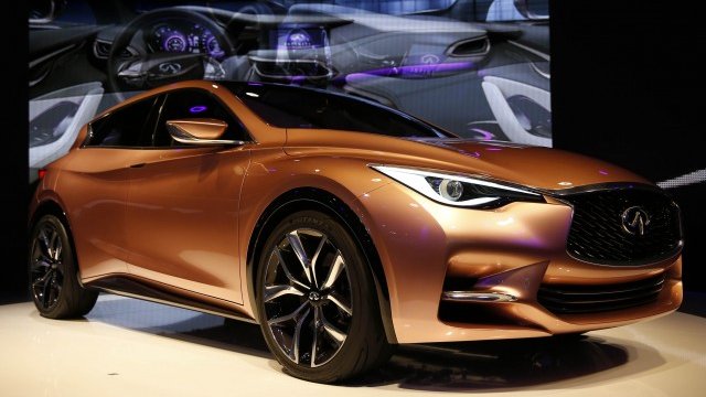 <p>
	Моделът Infiniti Q30 бе представен през септември на изложението във Франкфурт. <em>Снимка: Ройтерс</em></p>
