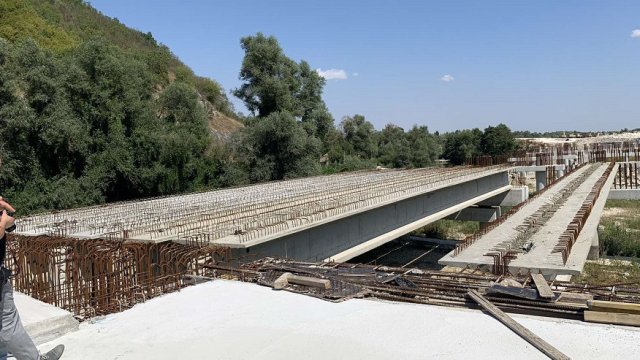 Част от новостроящото се трасе на АМ &quot;Хемус&quot;. Снимка: БГНЕС