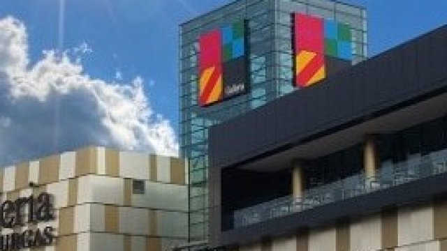 <p>
	Мол Галерия Бургас. Снимка: <em>https://galleriaburgas.bg</em></p>
