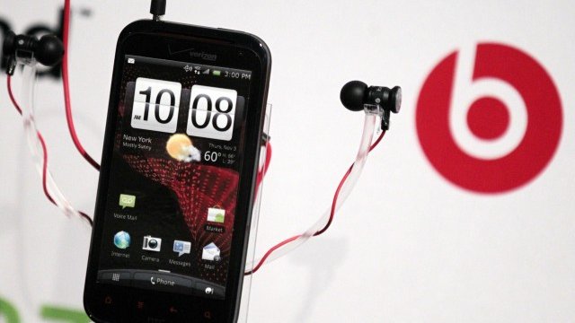 <p>
	&nbsp;HTC и &nbsp;Beats Audio поемат по различни пътища. <em>Снимка: Ройтерс</em></p>
