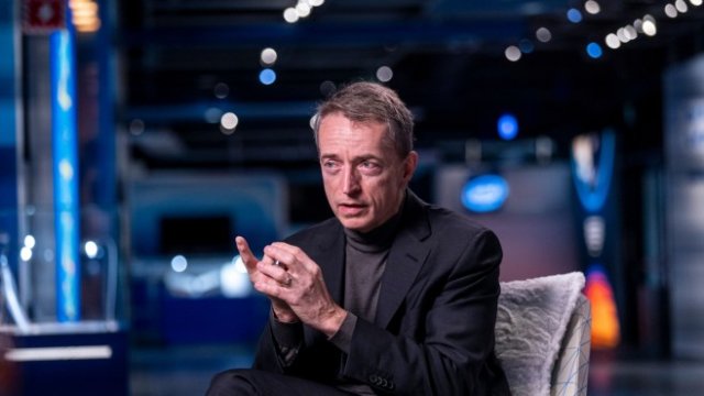 <p>
	Главният изпълнителен директор на Intel Пат Гелсингер. <em>Снимка:&nbsp;David Paul Morris/Bloomberg</em></p>
