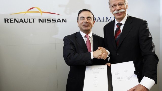 <p>
	Дитер Цетче и главният изпълнителен директор на Renault-Nissan Alliance Карлос Госн подписват споразумение за сътрудничество през 2010 г.</p>
