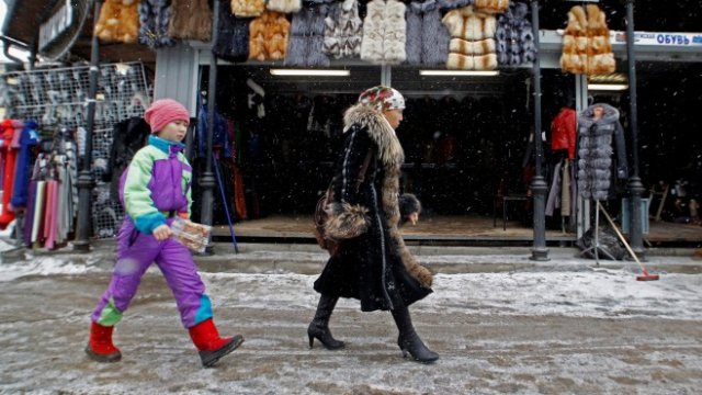 <p>
	Битак в Сант Петербург. <em>Снимка: Ройтерс</em></p>
