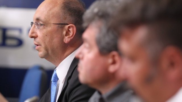 <p>
	Пресконференцията на "Има такъв народ" в петък. <em>Снимка: Димитър Кьосемарлиев, Investor Media Group</em></p>
